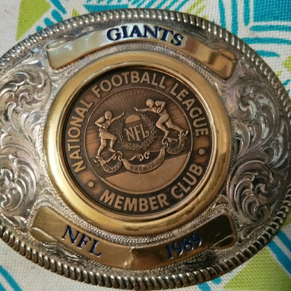 Gaints silver belt buckle